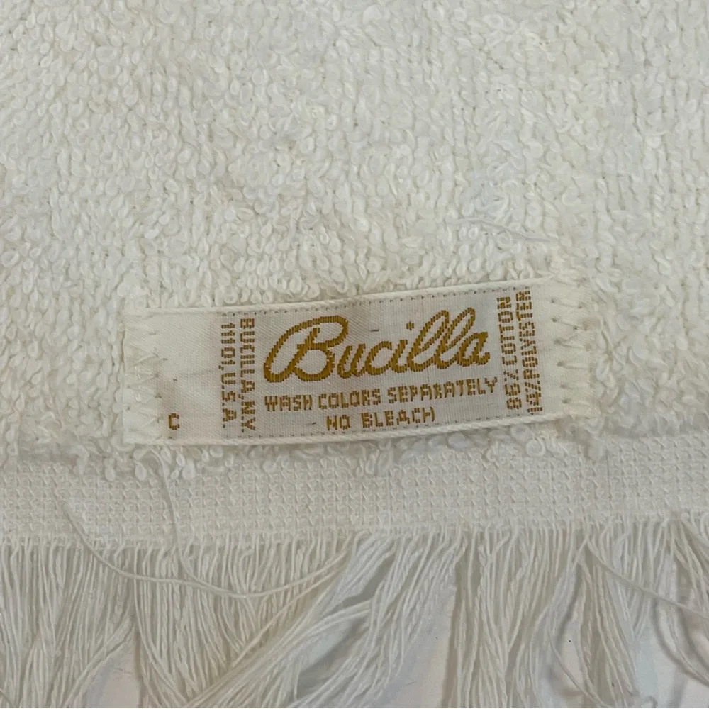 Vintage Bucilla Christmas fingertip towels bathroom hand towels red bells sleigh